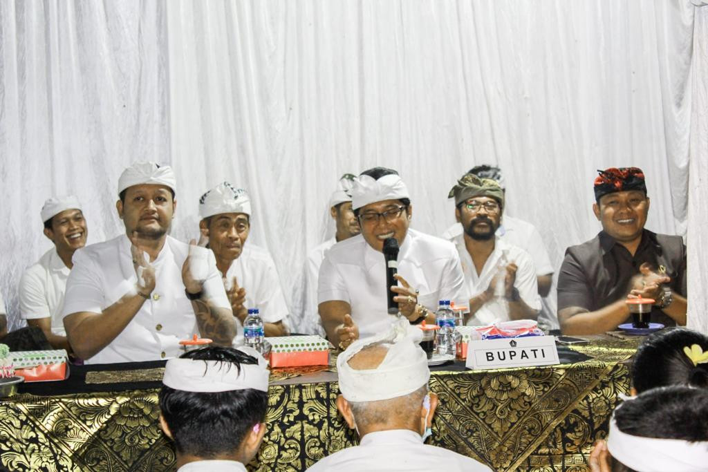 Bupati Giri Prasta Hadiri Karya Mejaba Jero Merajan Agung Arya Kepakisan Banjar Tengah Getasan